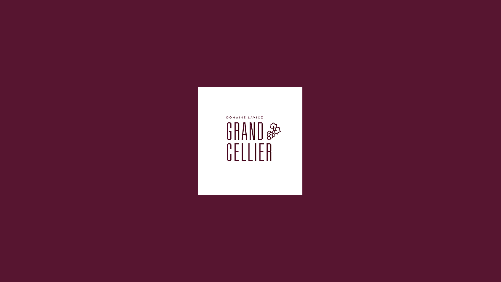 Logotype Grand Cellier sur fond bordeaux