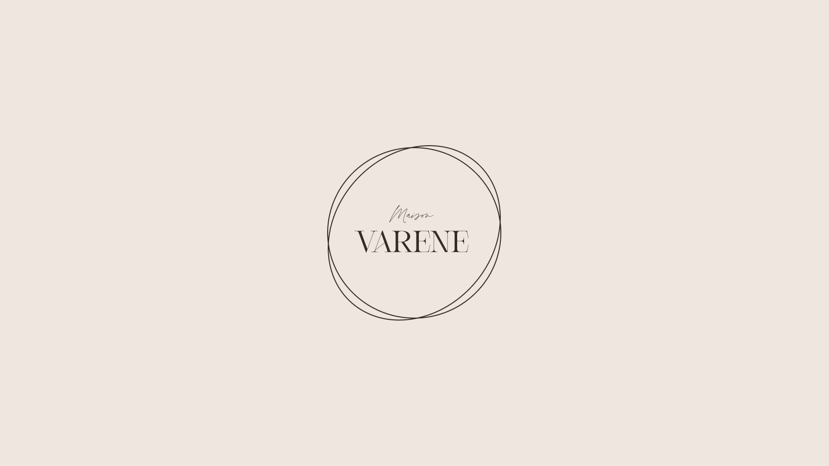 Logo typographique élégant de Maison Varène entouré de deux cercles fins